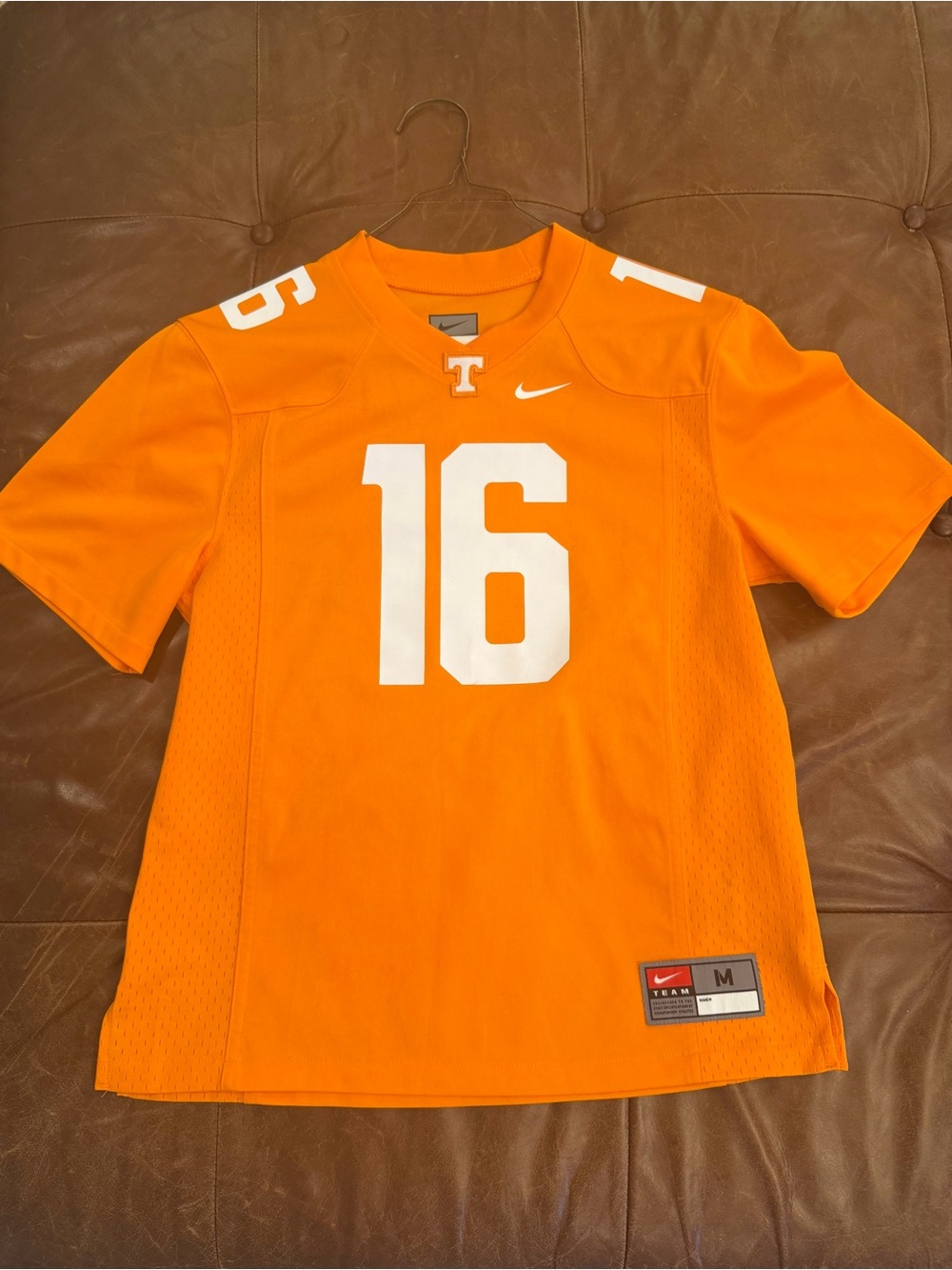 Kids Medium Nike Tennessee Volunteers #16 Orange Football Jersey UTK.